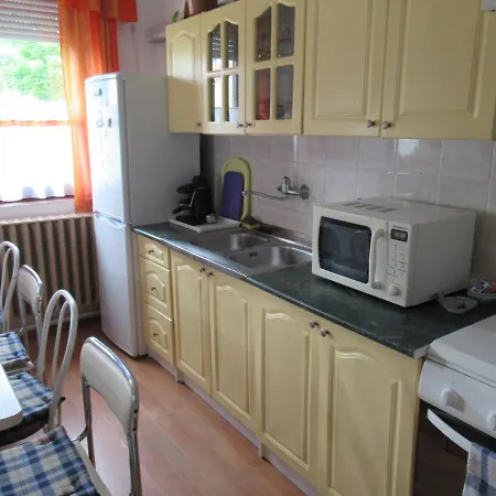 Apartman 2+2 Fo Reszere Holiday home *