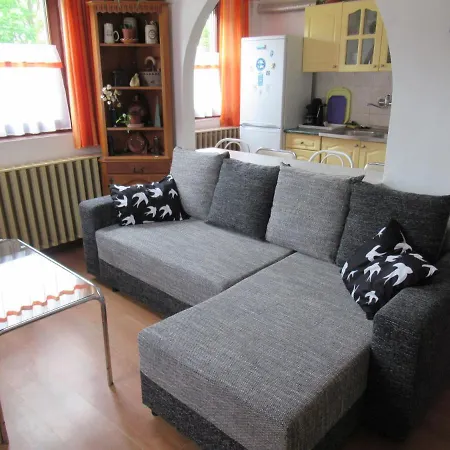 Apartman 2+2 Fo Reszere