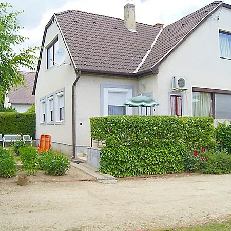 Apartman 2+2 Fo Reszere * Badacsonytomaj